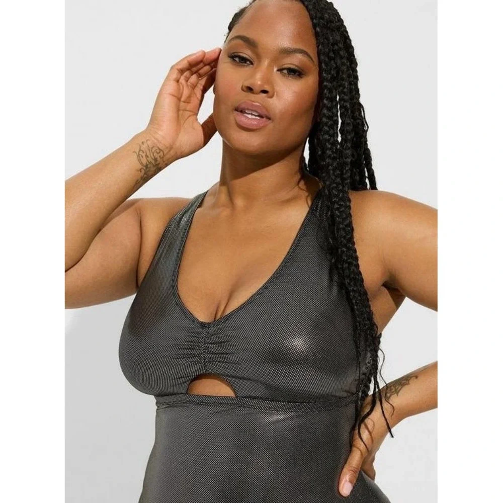 Torrid One Piece Swimsuit Women 6‎ Silver Metallic Keyhole Crisscross Wireless